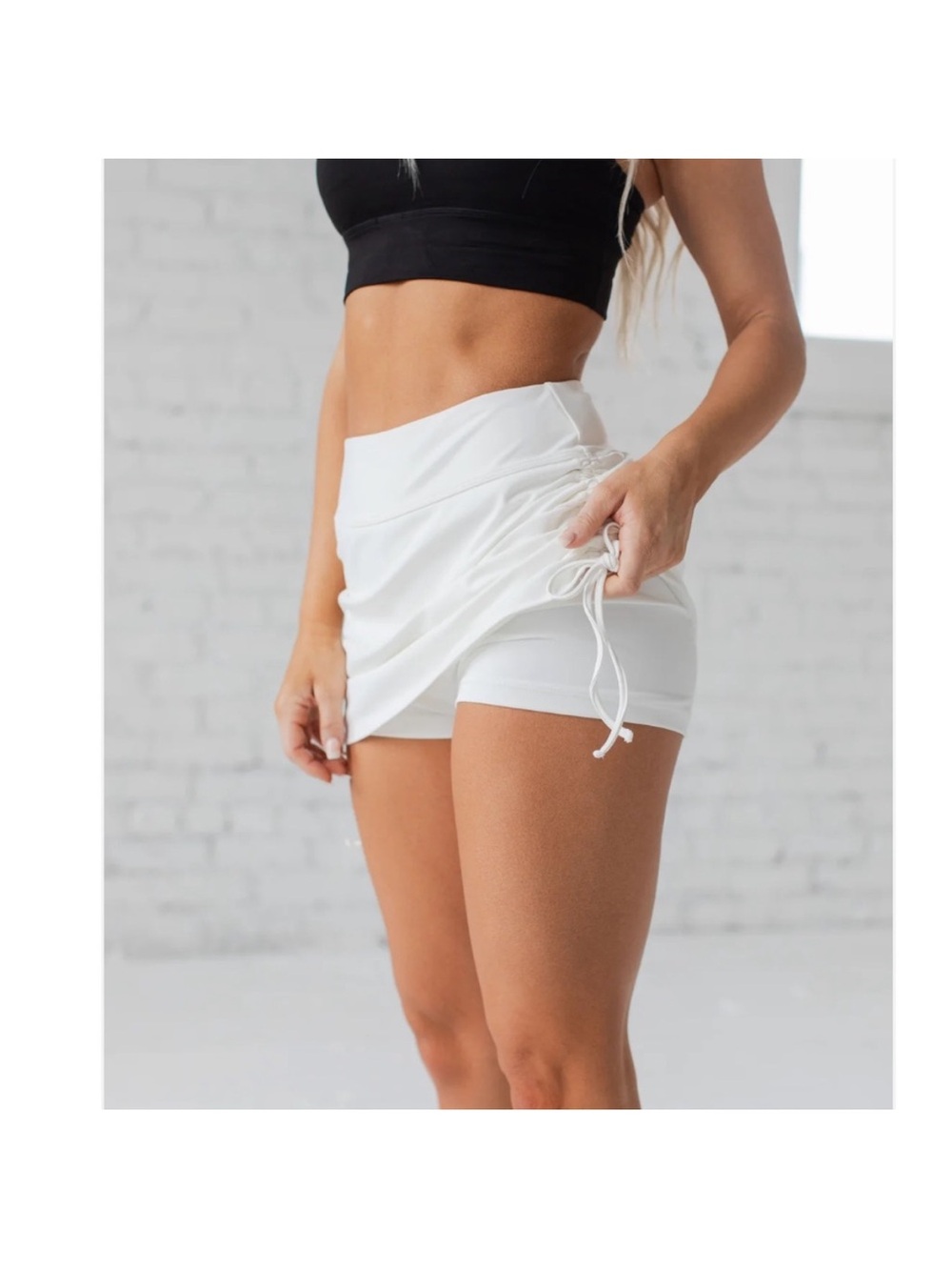 Savvi Riley Athletic Skort - Size Medium - Women's White Ruched Active Skort